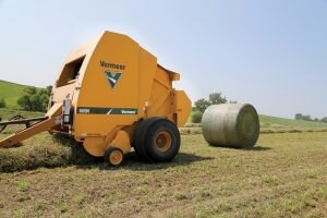 Vermeer 605N Baler